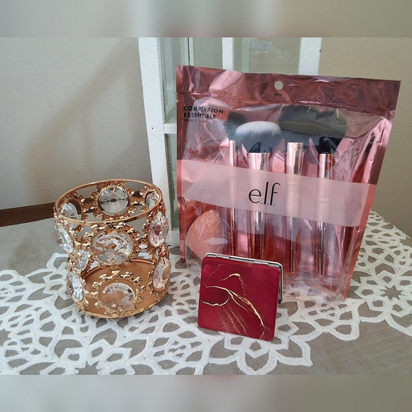 NEW Gift Set, E.l.f. Cosmetic Brushes&Sponge, Gold&Glass Container+Purse Compact - Picture 9 of 9